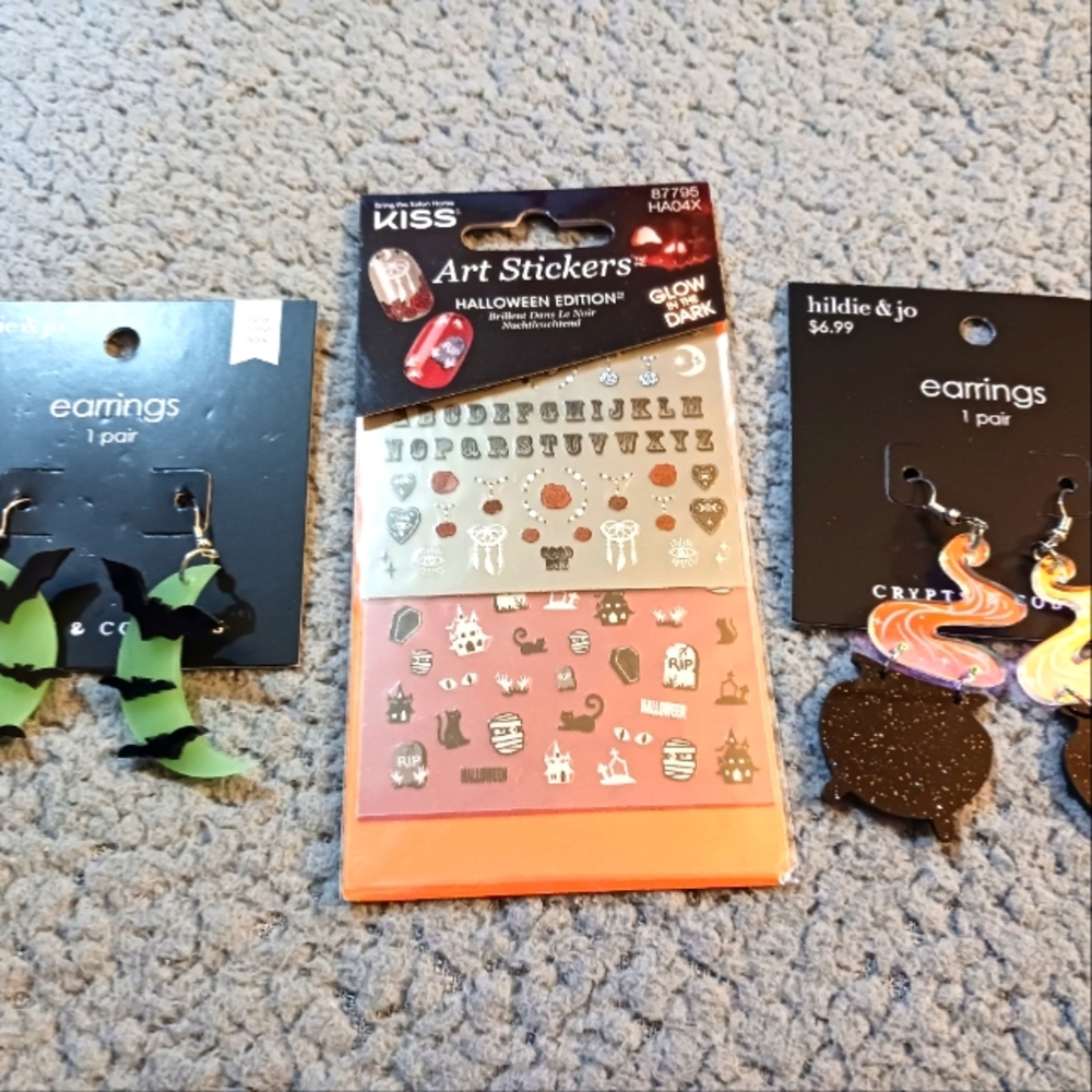 Halloween Glow In The Dark Earrings & Nail Art